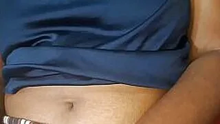 巨乳亚洲熟女超可爱真实视频