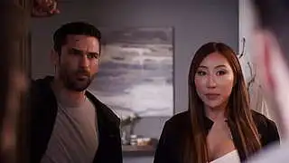 度假村老板在丰满的亚洲少女妮可·多希给他做了完美的口交后，和她发生了性关系